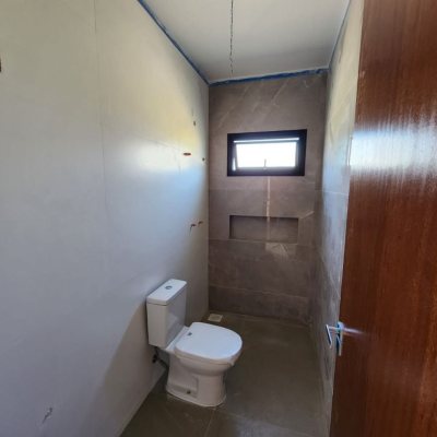 Casa Residencial com 135m², 3 quartos, 3 suítes, 2 garagens, no bairro Pântano Do Sul em Florianópolis