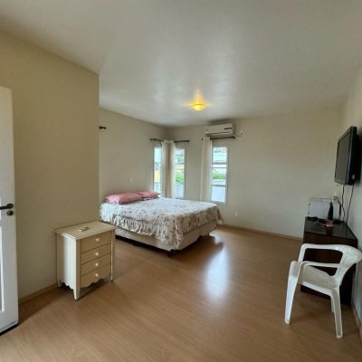 Casa em Condomínio com 295m², 4 quartos, 3 suítes, 2 garagens, no bairro Santo Antônio De Lisboa em Florianópolis