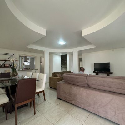 Casa em Condomínio com 295m², 4 quartos, 3 suítes, 2 garagens, no bairro Santo Antônio De Lisboa em Florianópolis