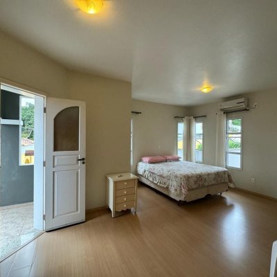 Casa em Condomínio com 295m², 4 quartos, 3 suítes, 2 garagens, no bairro Santo Antônio De Lisboa em Florianópolis