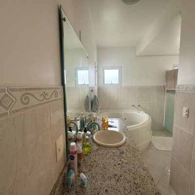 Casa em Condomínio com 295m², 4 quartos, 3 suítes, 2 garagens, no bairro Santo Antônio De Lisboa em Florianópolis