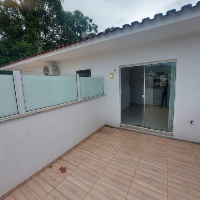 Predio com 352m², 11 garagens, no bairro Carvoeira em Florianópolis