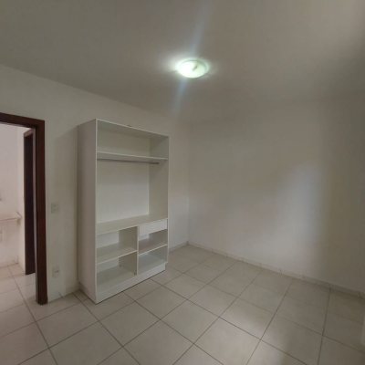 Predio com 352m², 11 garagens, no bairro Carvoeira em Florianópolis