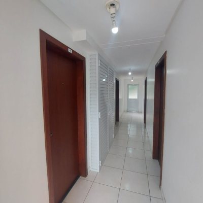 Predio com 352m², 11 garagens, no bairro Carvoeira em Florianópolis
