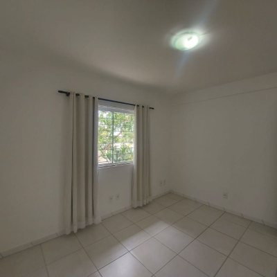 Predio com 352m², 11 garagens, no bairro Carvoeira em Florianópolis