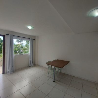 Predio com 352m², 11 garagens, no bairro Carvoeira em Florianópolis