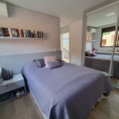 Casa em Condomínio com 236m², 4 quartos, 3 suítes, 4 garagens, no bairro Cachoeira Do Bom Jesus em Florianópolis