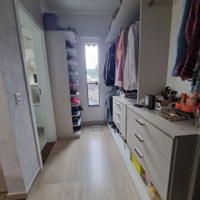 Casa em Condomínio com 236m², 4 quartos, 3 suítes, 4 garagens, no bairro Cachoeira Do Bom Jesus em Florianópolis