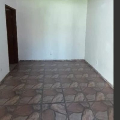 Casa Residencial com 100m², 2 quartos, 1 suíte, 4 garagens, no bairro São João Do Rio Vermelho em Florianópolis