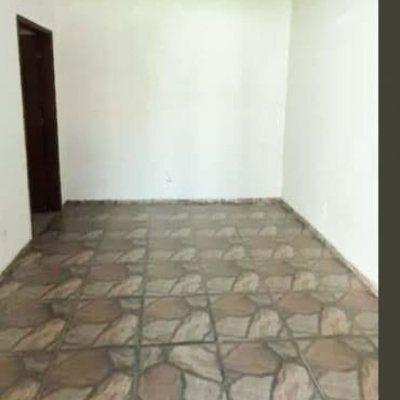 Casa Residencial com 100m², 2 quartos, 1 suíte, 4 garagens, no bairro São João Do Rio Vermelho em Florianópolis