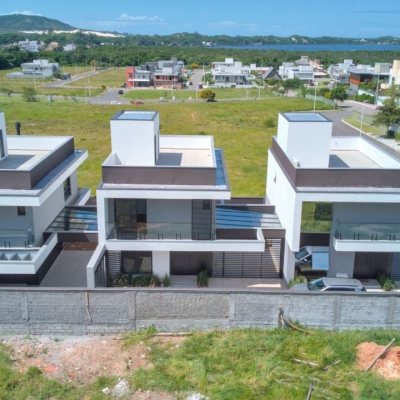 Casa Residencial com 200m², 3 quartos, 3 suítes, 4 garagens, no bairro Lagoa Da Conceição em Florianópolis