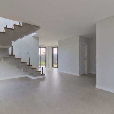 Casa Residencial com 200m², 3 quartos, 3 suítes, 4 garagens, no bairro Lagoa Da Conceição em Florianópolis