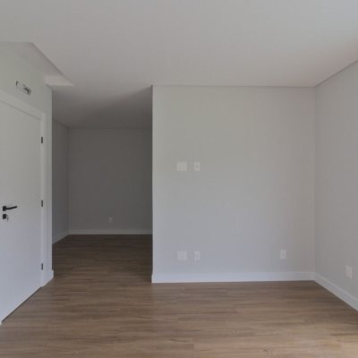 Casa Residencial com 200m², 3 quartos, 3 suítes, 4 garagens, no bairro Lagoa Da Conceição em Florianópolis