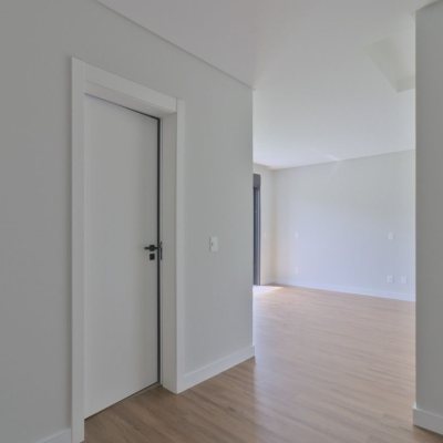 Casa Residencial com 200m², 3 quartos, 3 suítes, 4 garagens, no bairro Lagoa Da Conceição em Florianópolis