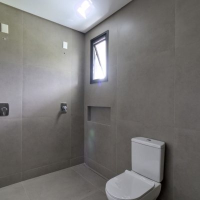 Casa Residencial com 200m², 3 quartos, 3 suítes, 4 garagens, no bairro Lagoa Da Conceição em Florianópolis