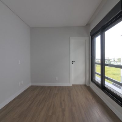Casa Residencial com 200m², 3 quartos, 3 suítes, 4 garagens, no bairro Lagoa Da Conceição em Florianópolis