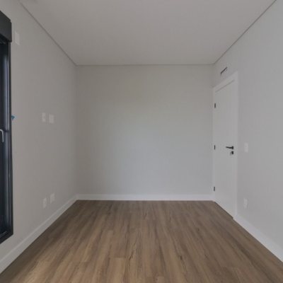 Casa Residencial com 200m², 3 quartos, 3 suítes, 4 garagens, no bairro Lagoa Da Conceição em Florianópolis