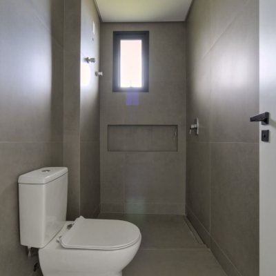 Casa Residencial com 200m², 3 quartos, 3 suítes, 4 garagens, no bairro Lagoa Da Conceição em Florianópolis