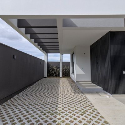 Casa Residencial com 200m², 3 quartos, 3 suítes, 4 garagens, no bairro Lagoa Da Conceição em Florianópolis