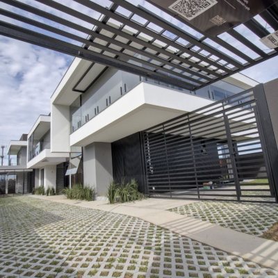 Casa Residencial com 200m², 3 quartos, 3 suítes, 4 garagens, no bairro Lagoa Da Conceição em Florianópolis