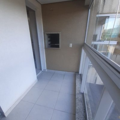 Apartamentos com 71m², 2 quartos, 1 suíte, 1 garagem, no bairro Praia Comprida em São José