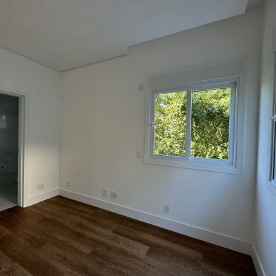 Apartamentos com 133m², 3 quartos, 3 suítes, 2 garagens, no bairro João Paulo em Florianópolis