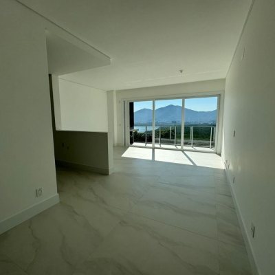 Apartamentos com 133m², 3 quartos, 3 suítes, 2 garagens, no bairro João Paulo em Florianópolis