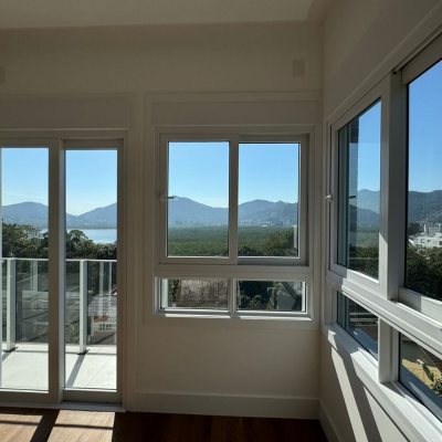 Apartamentos com 133m², 3 quartos, 3 suítes, 2 garagens, no bairro João Paulo em Florianópolis