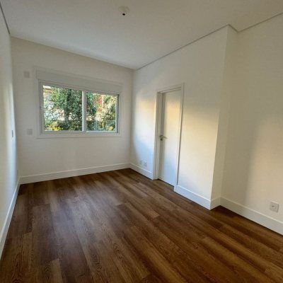 Apartamentos com 133m², 3 quartos, 3 suítes, 2 garagens, no bairro João Paulo em Florianópolis