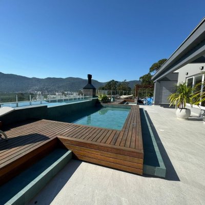 Apartamentos com 133m², 3 quartos, 3 suítes, 2 garagens, no bairro João Paulo em Florianópolis
