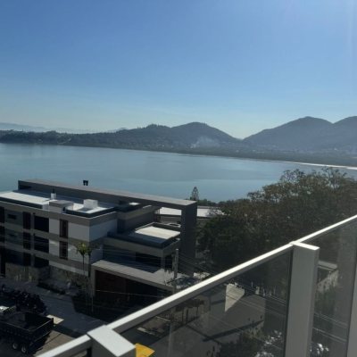 Apartamentos com 133m², 3 quartos, 3 suítes, 2 garagens, no bairro João Paulo em Florianópolis
