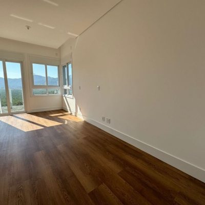 Apartamentos com 133m², 3 quartos, 3 suítes, 2 garagens, no bairro João Paulo em Florianópolis