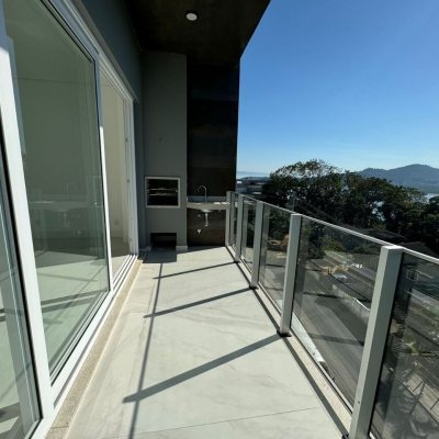 Apartamentos com 133m², 3 quartos, 3 suítes, 2 garagens, no bairro João Paulo em Florianópolis