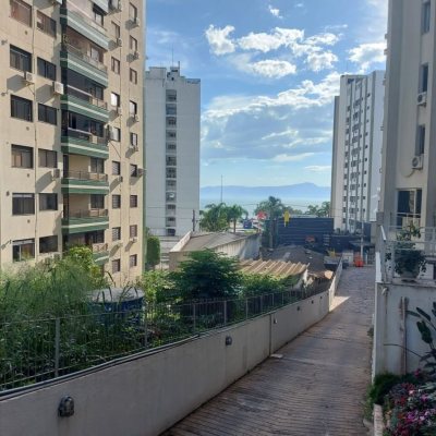 Apartamentos com 202m², 4 quartos, 1 suíte, 2 garagens, no bairro Agronômica em Florianópolis