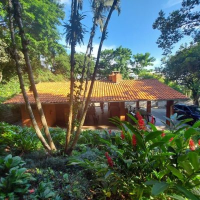 Apartamentos com 202m², 4 quartos, 1 suíte, 2 garagens, no bairro Agronômica em Florianópolis