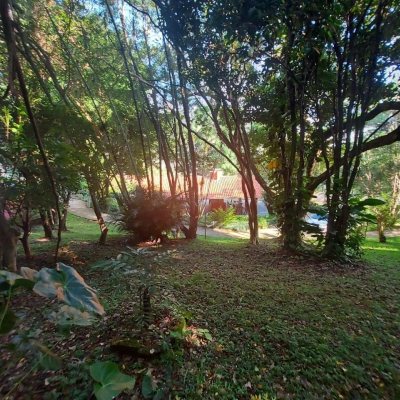Apartamentos com 202m², 4 quartos, 1 suíte, 2 garagens, no bairro Agronômica em Florianópolis