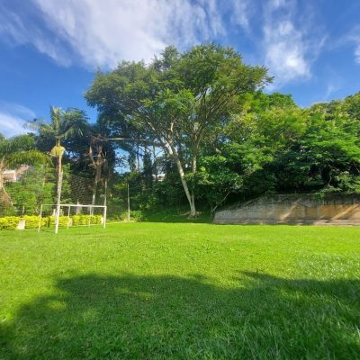 Apartamentos com 202m², 4 quartos, 1 suíte, 2 garagens, no bairro Agronômica em Florianópolis