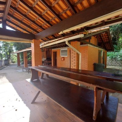 Apartamentos com 202m², 4 quartos, 1 suíte, 2 garagens, no bairro Agronômica em Florianópolis