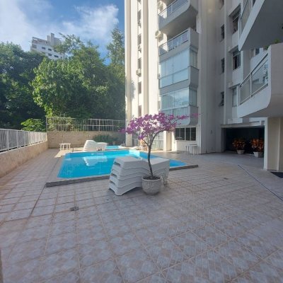 Apartamentos com 202m², 4 quartos, 1 suíte, 2 garagens, no bairro Agronômica em Florianópolis