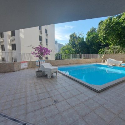 Apartamentos com 202m², 4 quartos, 1 suíte, 2 garagens, no bairro Agronômica em Florianópolis