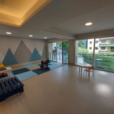 Apartamentos com 202m², 4 quartos, 1 suíte, 2 garagens, no bairro Agronômica em Florianópolis