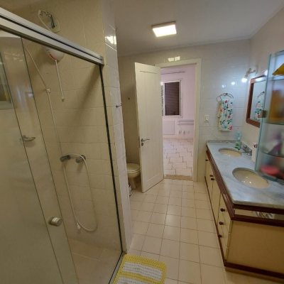 Apartamentos com 202m², 4 quartos, 1 suíte, 2 garagens, no bairro Agronômica em Florianópolis