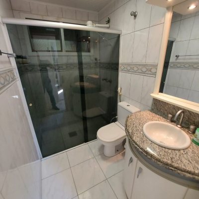 Apartamentos com 202m², 4 quartos, 1 suíte, 2 garagens, no bairro Agronômica em Florianópolis