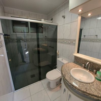 Apartamentos com 202m², 4 quartos, 1 suíte, 2 garagens, no bairro Agronômica em Florianópolis