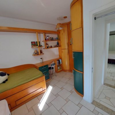 Apartamentos com 202m², 4 quartos, 1 suíte, 2 garagens, no bairro Agronômica em Florianópolis