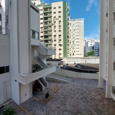 Apartamentos com 202m², 4 quartos, 1 suíte, 2 garagens, no bairro Agronômica em Florianópolis