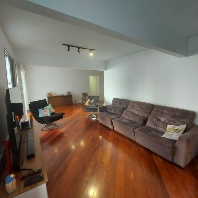 Apartamentos com 202m², 4 quartos, 1 suíte, 2 garagens, no bairro Agronômica em Florianópolis