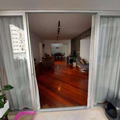 Apartamentos com 202m², 4 quartos, 1 suíte, 2 garagens, no bairro Agronômica em Florianópolis