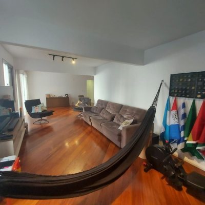 Apartamentos com 202m², 4 quartos, 1 suíte, 2 garagens, no bairro Agronômica em Florianópolis