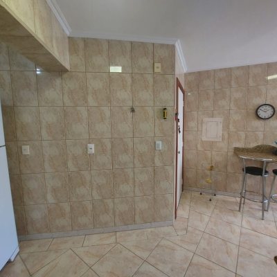 Apartamentos com 202m², 4 quartos, 1 suíte, 2 garagens, no bairro Agronômica em Florianópolis